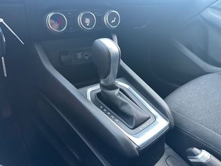 Renault Clio 1.6 Hybrid E-Tech Intens