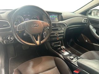 Infiniti Q30 1.6 Premium Tech