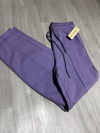 Pantalones lila