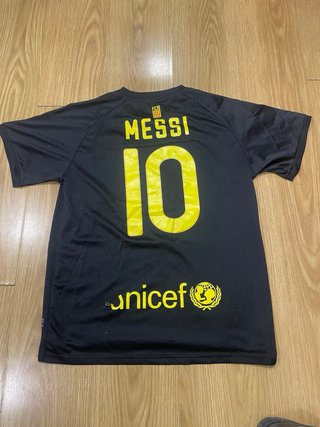 FC Barcelona Messi 10 preta/amarela – Tamanho L
