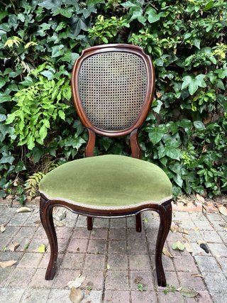 Juego 3 Sillas Vintage Madera Ratán y Terciopelo
