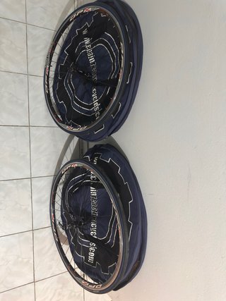 Ruedas de carretera con fundas