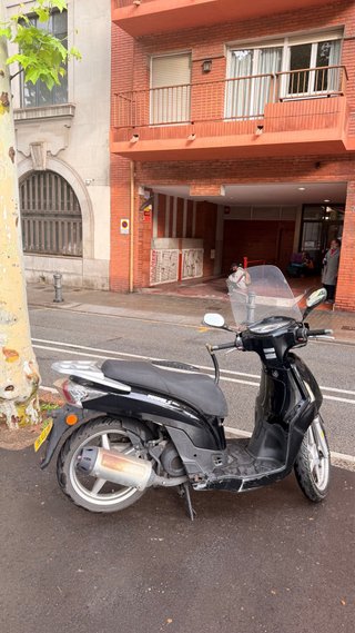 Kymco People 49cc Scooter