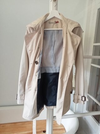 Gabardina beige Stradivarius