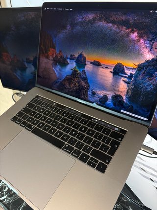 MacBook Pro 2018 16GB RAM / 256GB SSD