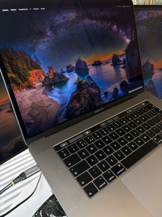 MacBook Pro 2018 16GB RAM / 256GB SSD