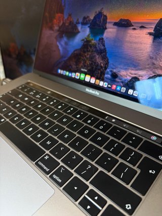 MacBook Pro 2018 16GB RAM / 256GB SSD