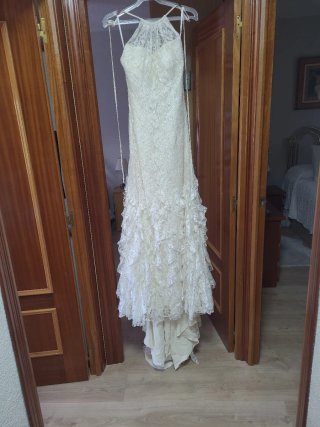 Vestido de Novia con Mantilla