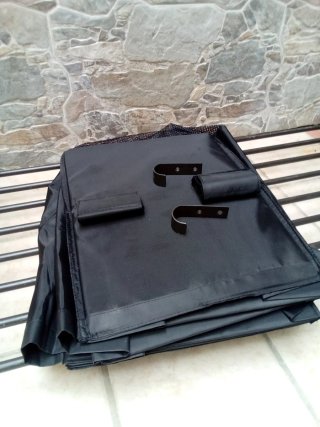 Perchero con estantes y zapatero.