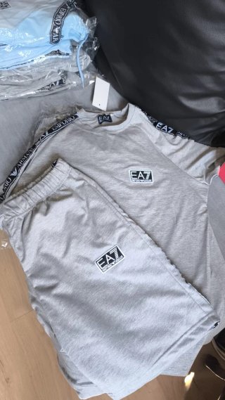 Conjunto Emporio Armani gris hombre
