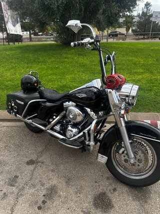 Harley Davidson Road King Negra