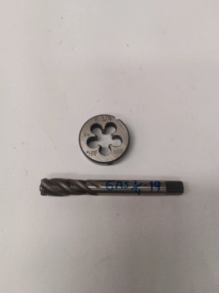 Macho helicoidal GAS 1/4 - 19 hilos + terraja
