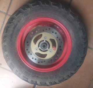 Rueda de scooter con disco de freno