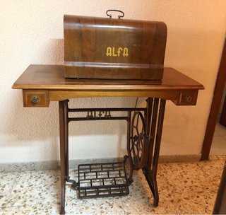 Máquina de coser Alfa pedal vintage