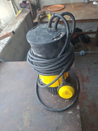 Bomba de agua sumergible con flotador
