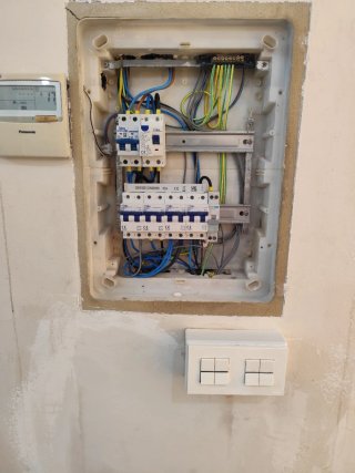 Técnicos en instalaciones eléctricas y automáticas
