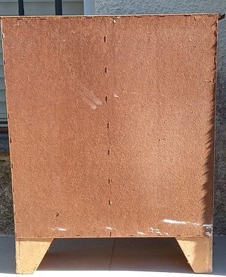 Guardaroba per bambole con design per bambini