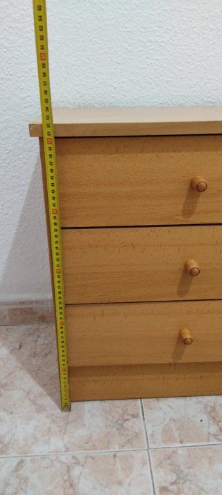 Mesita de noche de madera
