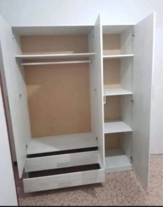 Armadi moderni in legno