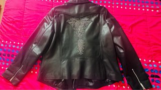 Chaqueta de cuero negra