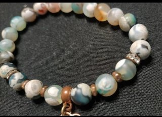 Bracciale pietre naturali con ciondolo fiore