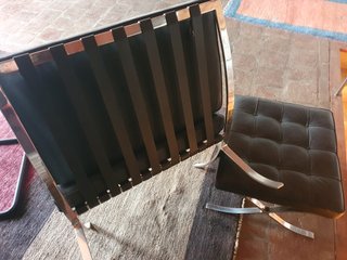 Poltrona Barcellona con pouf in pelle