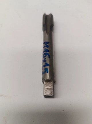 Macho maquina M16 x 1,5 + terraja