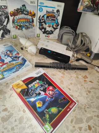 Consola Wii + Juegos y Accesorios
