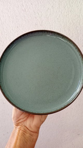 Vajilla de Porcelana y Cubiertos para 4 personas,