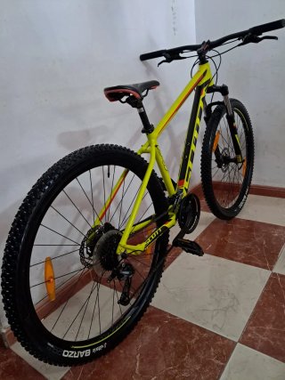 Bicicleta Scott 950 m/L 29 muy ligera y como nueva