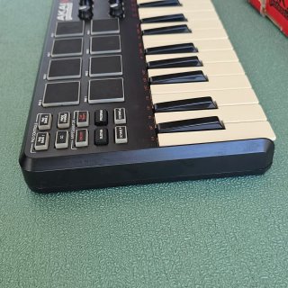 Akai MPK Mini Teclado Producción