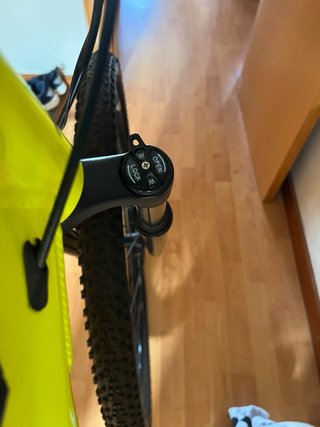 Bicicleta de Montaña Atractor Amarilla