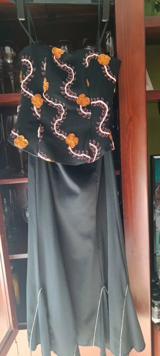 Conjunto fiesta negro y naranja