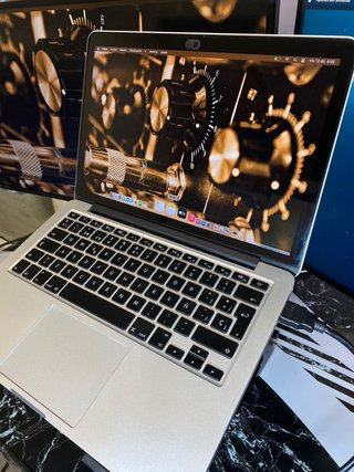 MacBook Pro 13” 2015/ 8GB RAM/ 256GB SSD