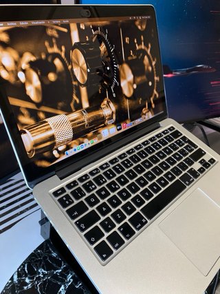 MacBook Pro 13” 2015/ 8GB RAM/ 256GB SSD