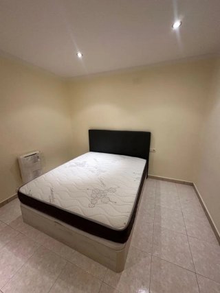Letto con contenitore ribaltabile con materassi