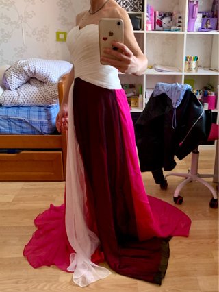 Vestido de fiesta blanco y rosa