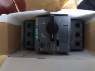 Interruttore automatico Siemens 3RV2011-1AA10