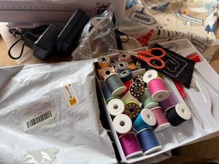 Máquina de coser portátil