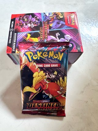 Bustina Pokémon Scarlatto & Violetto Destined Riva