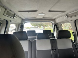 vendo coche de marca volkswagen caddy del año 2011