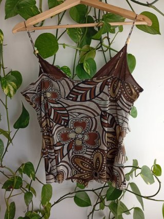 Top floral beige y marrón