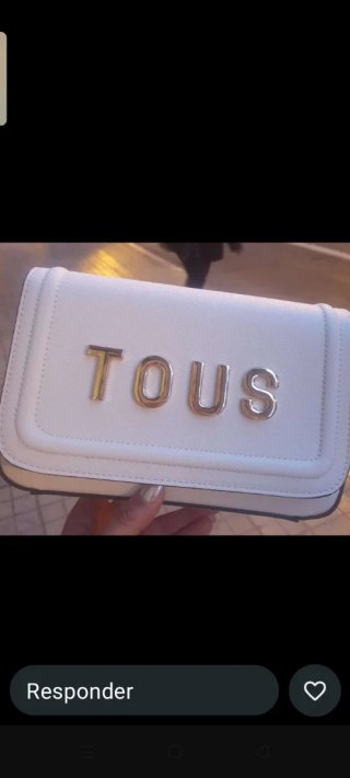 Bolso Tous blanco con letras doradas más colores