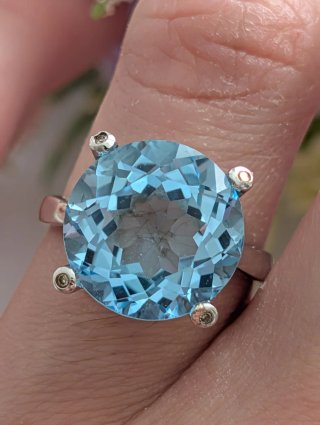 Anillo Oro Aguamarina natural