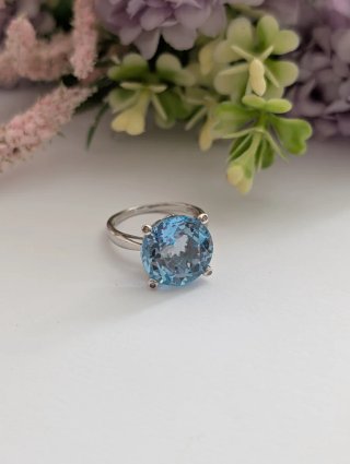 Anillo Oro Aguamarina natural