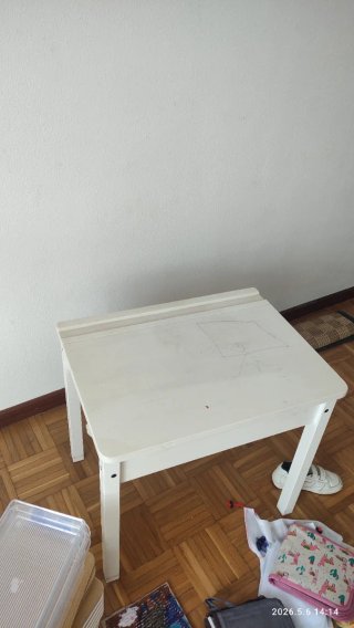 Escritorio infantil IKEA blanco