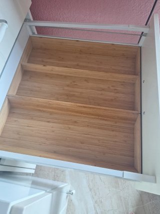 Muebles de cocina blancos y negros