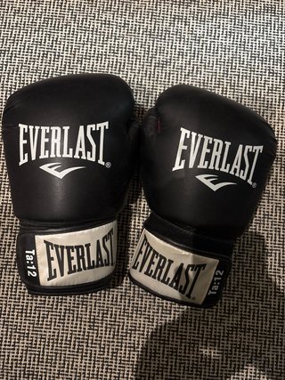 Guantes y espinilleras Kickboxing