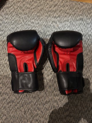 Guantes y espinilleras Kickboxing