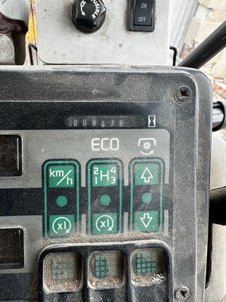 Tractor Renault 133.14